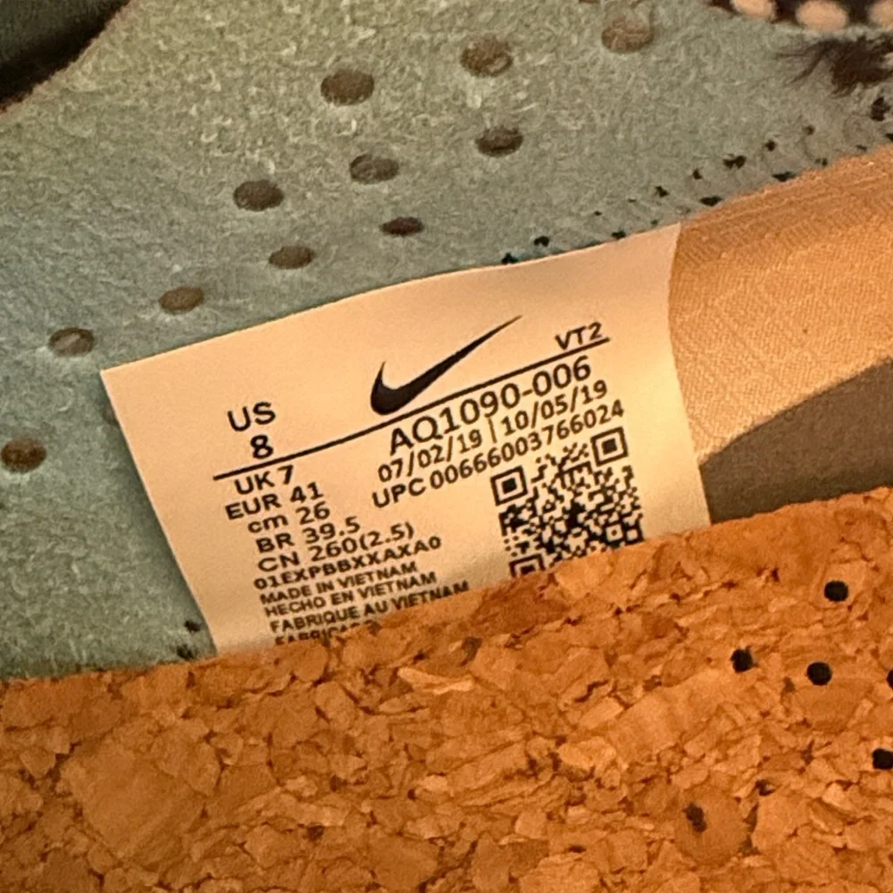 NIKE REACT ELEMENT 87 BLUE CHILL SOLAR RED MENS AQ1090 006 Size 8‎